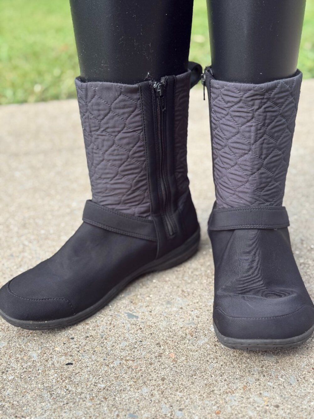 Merrell Quilted Winter Boot Black Womens 8.5 Gorpcore Weatherproof Mid Zip 4074